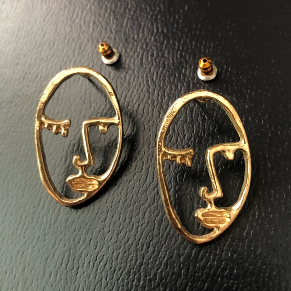 Earring - Picture 2 of 3